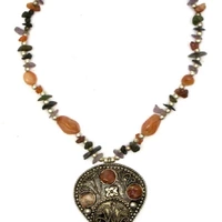 Ожерелье с каменьями агата и кулоном "Капля"